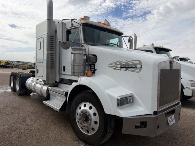 2018-kenworth-t800-image-3