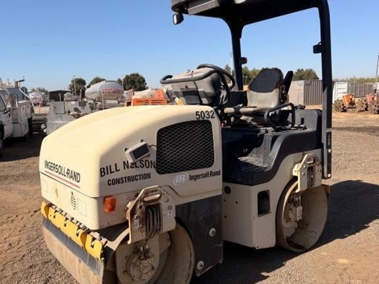 2005-ingersoll-rand-dd-24-tandem-vibratory-roller-image-1