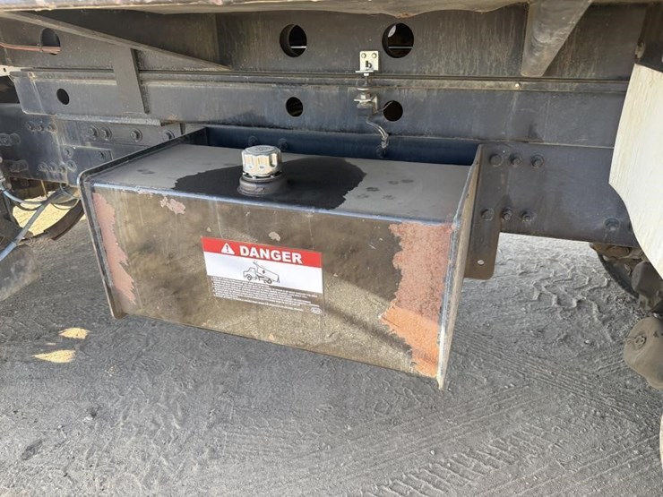 2019-freightliner-m2-dump-truck-image-24