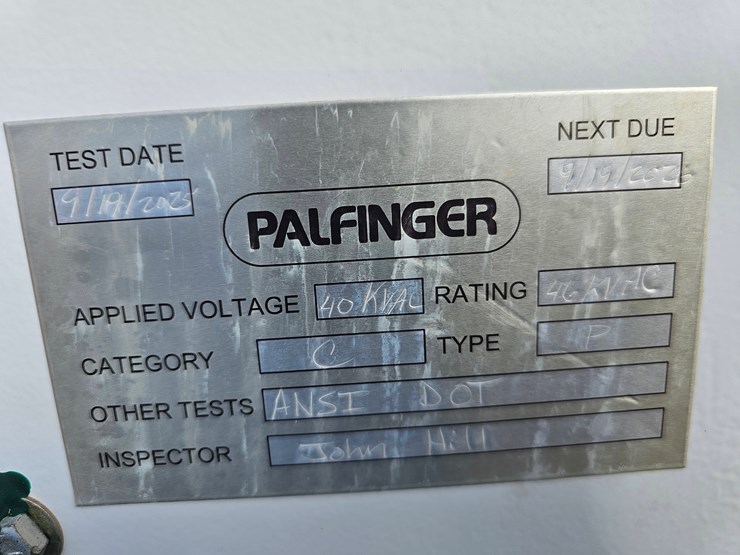 2021-ford-f550-image-13