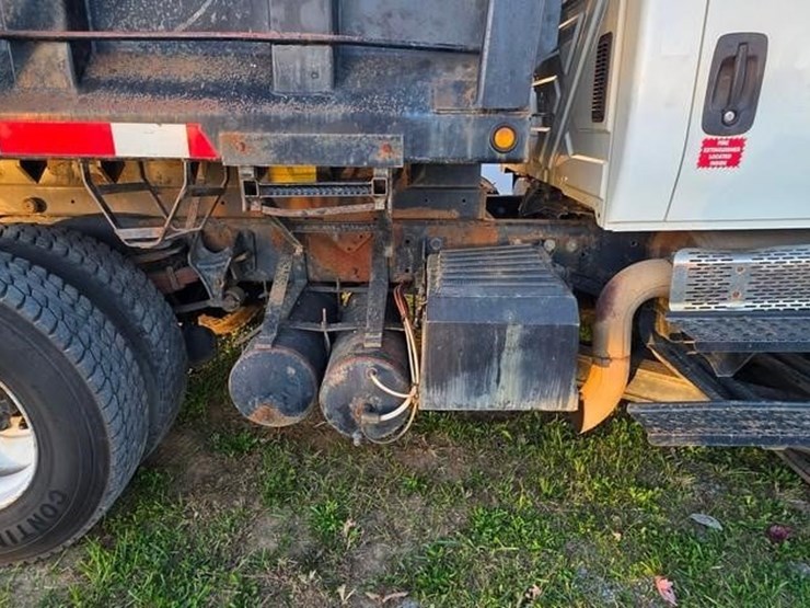 2006-international-durastar-4300-image-23