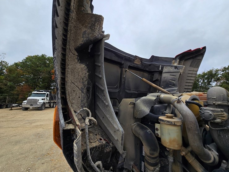 2012-caterpillar-ct660-image-56