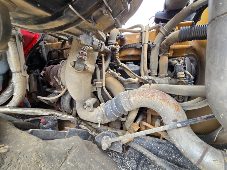 2012-caterpillar-ct660-image-61