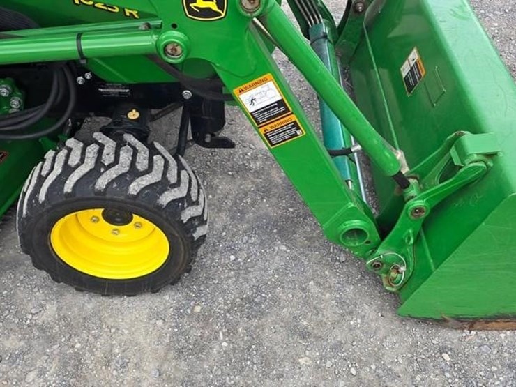 2014-john-deere-1025r-image-8