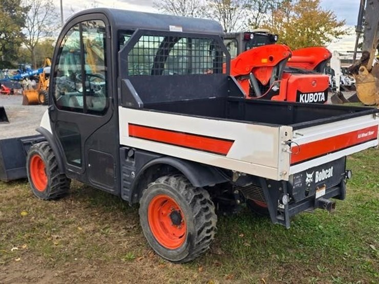 2003-bobcat-toolcat-5600-image-4