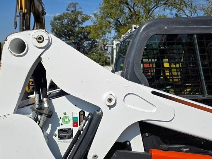 2016-bobcat-s650-image-16