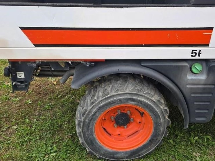 2003-bobcat-toolcat-5600-image-23