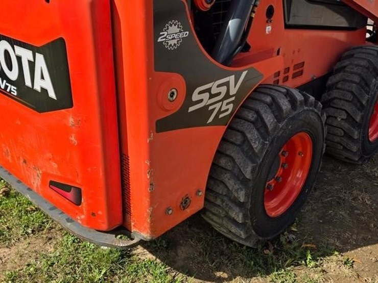 2019-kubota-ssv75-image-21