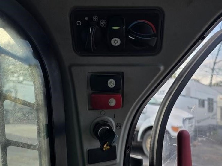 2019-caterpillar-299d2-xhp-image-57