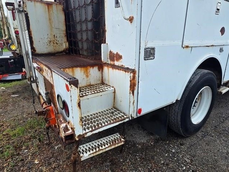 2007-gmc-topkick-c8500-image-21