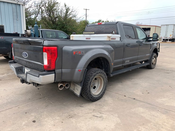 2019-ford-f350-image-3