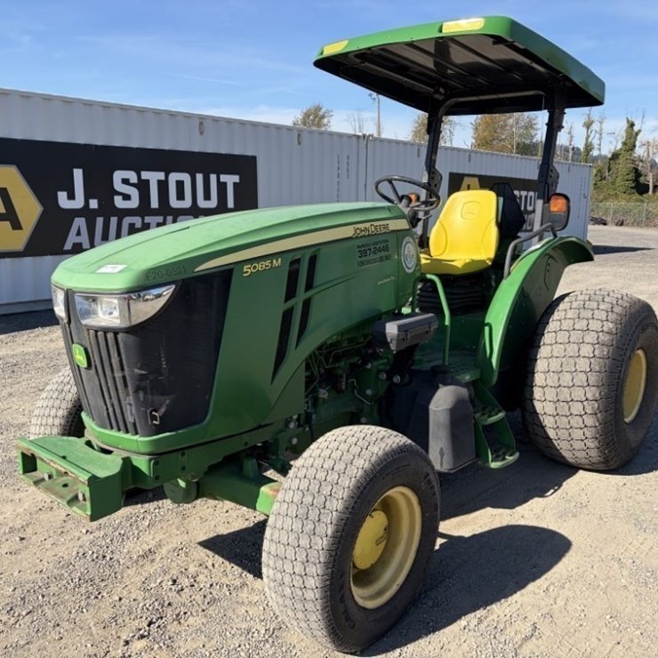 2013 JOHN DEERE 5085M