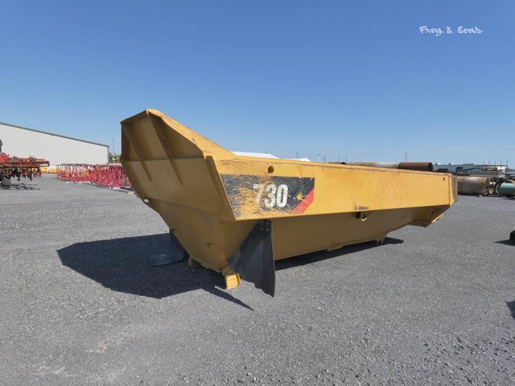 caterpillar-730-image-1