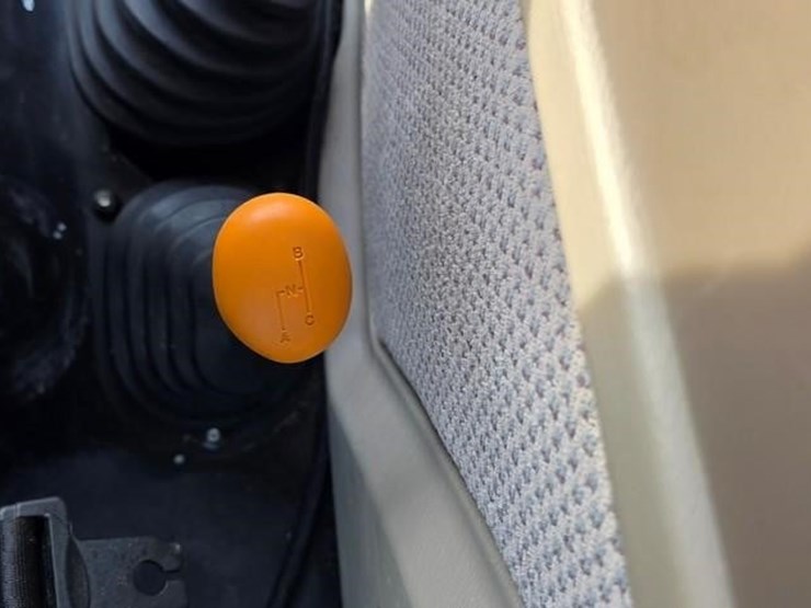2019-john-deere-5100e-image-69