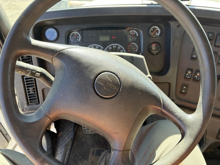 2012-freightliner-m2-t/a-dump-truck-image-46