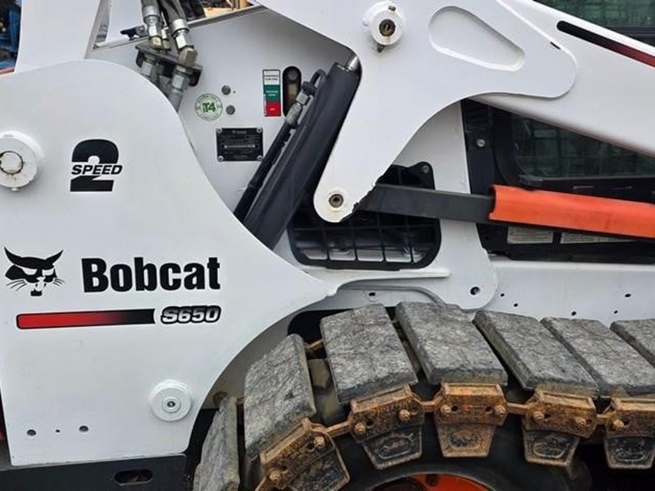 2012-bobcat-s650-image-15