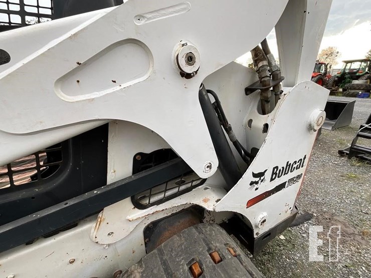 2010-bobcat-t650-image-19