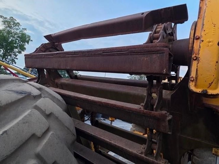 1984-deere-762a-image-32