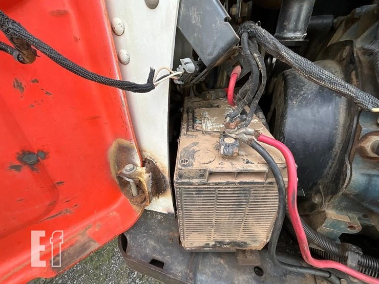 2010-bobcat-t650-image-25