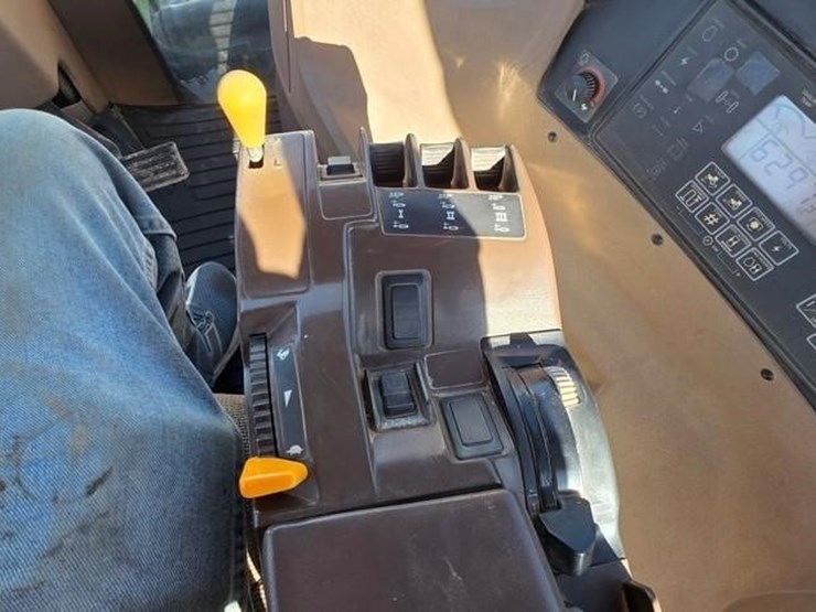 2000-john-deere-9400-image-73
