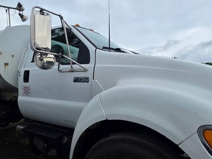 2006-ford-f750-sd-image-30
