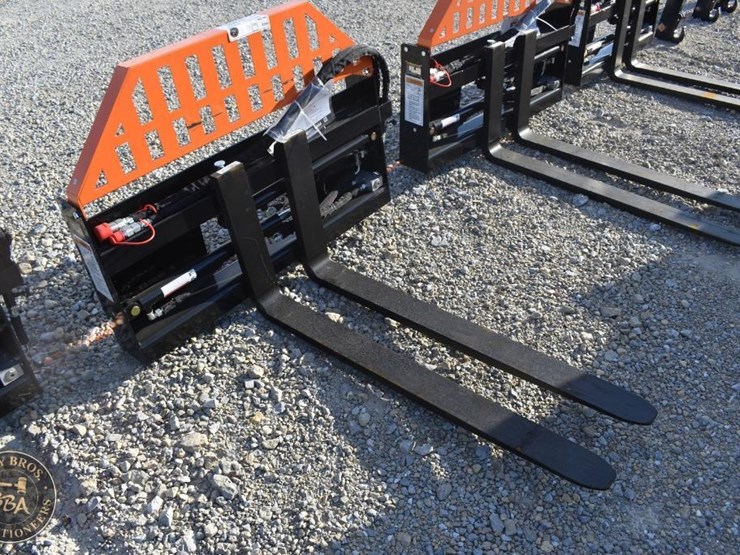 wolverine-pallet-fork-attachment-47488-image-1