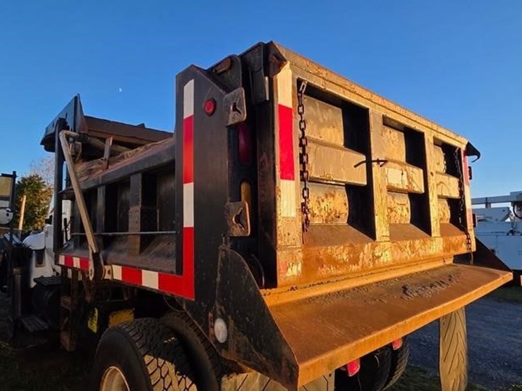 2006-international-durastar-4300-image-16
