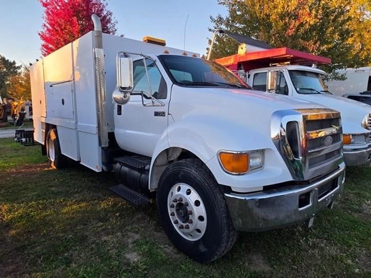 2006-ford-f750-sd-image-1