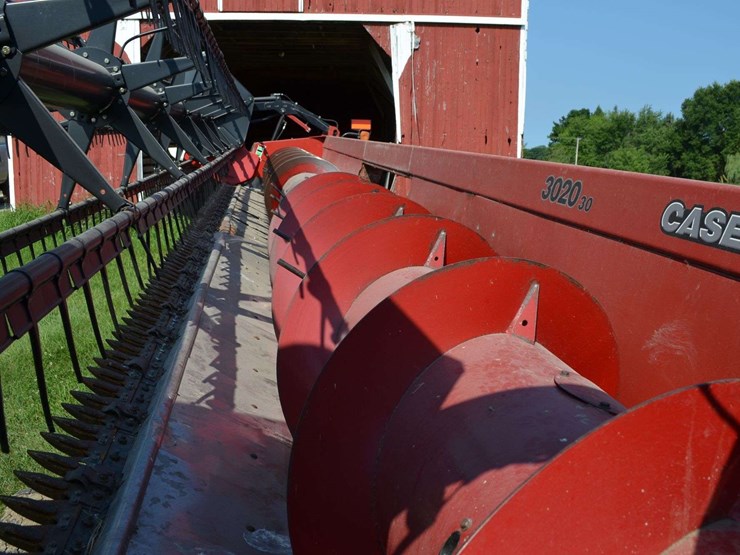 2011-case-ih-3020-image-3