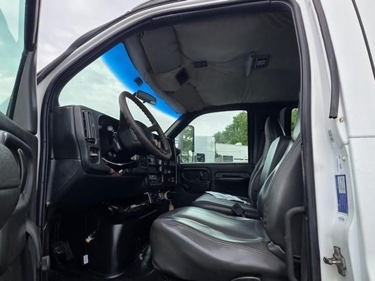 2007-gmc-topkick-c8500-image-54