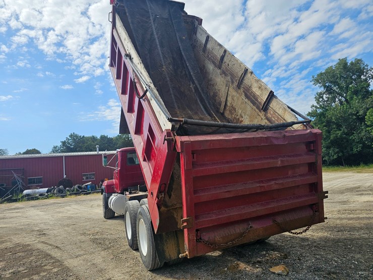 #15804-•-1998-mack-rd688s-dump-truck-image-60