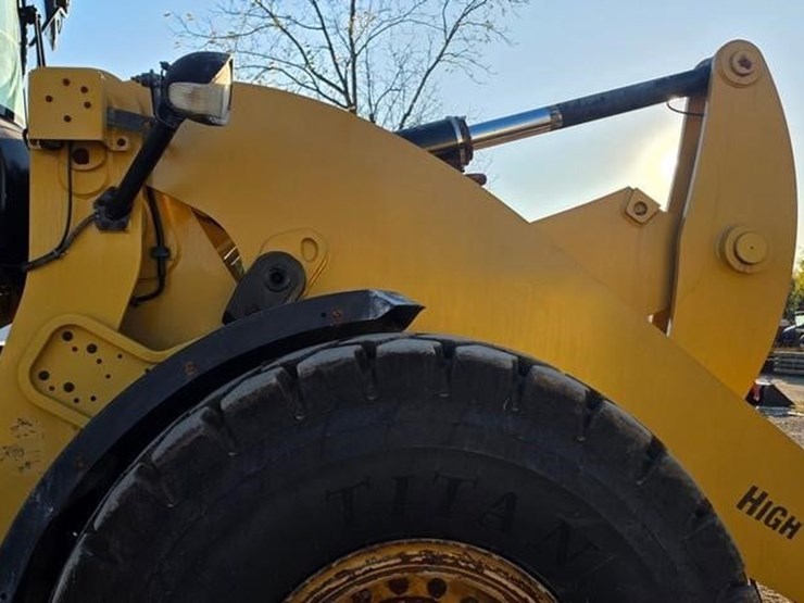 2015-caterpillar-938m-image-48