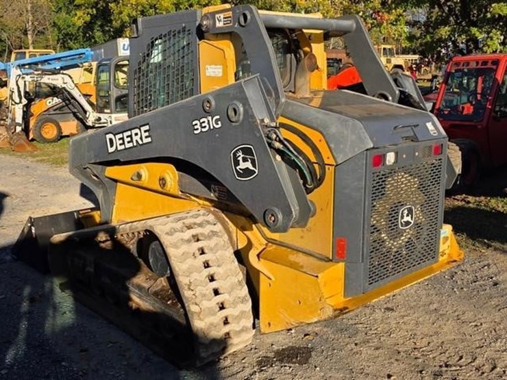 2018-deere-331g-image-3
