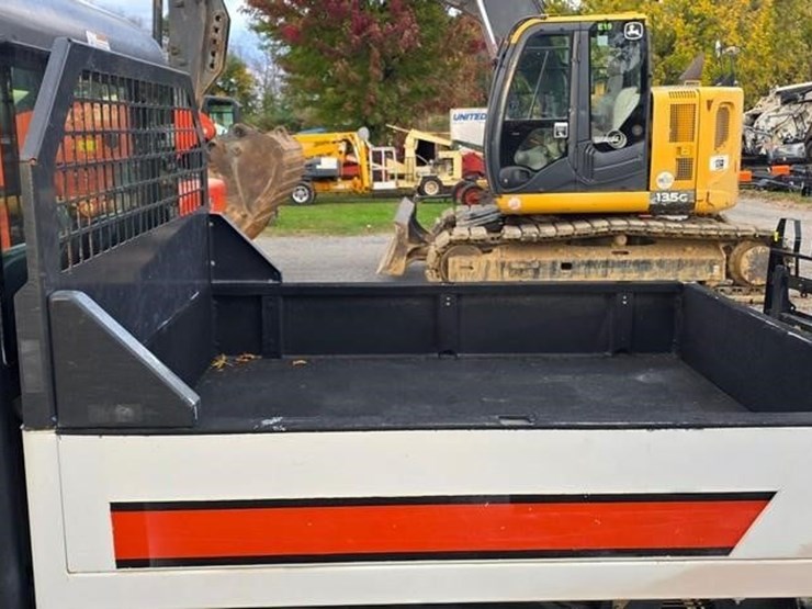 2003-bobcat-toolcat-5600-image-14