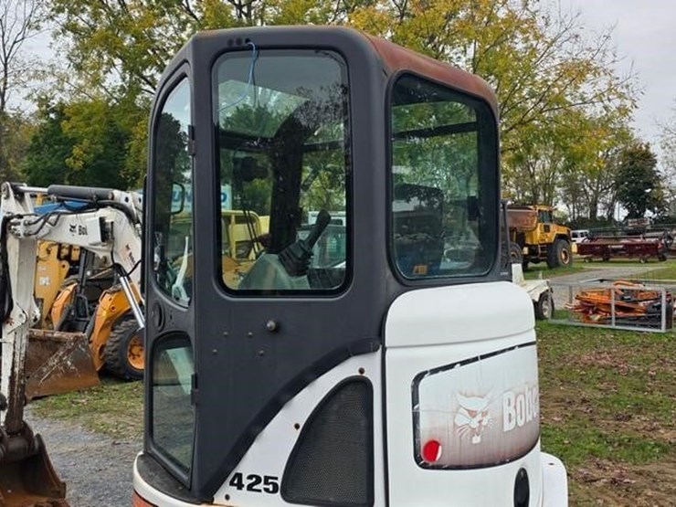 2009-bobcat-425-image-19
