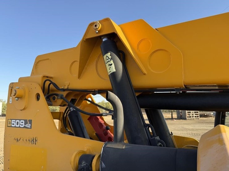 2018-jcb-509-42-telescopic-reachlift-image-27