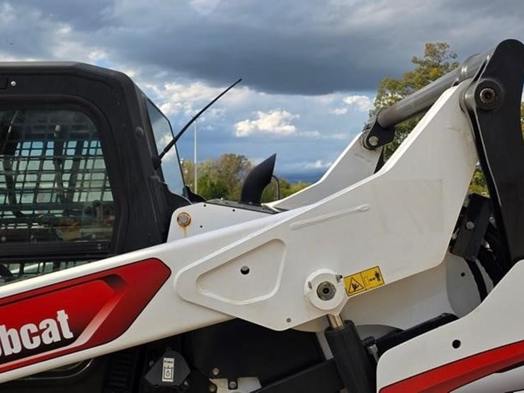 2021-bobcat-t76-image-26