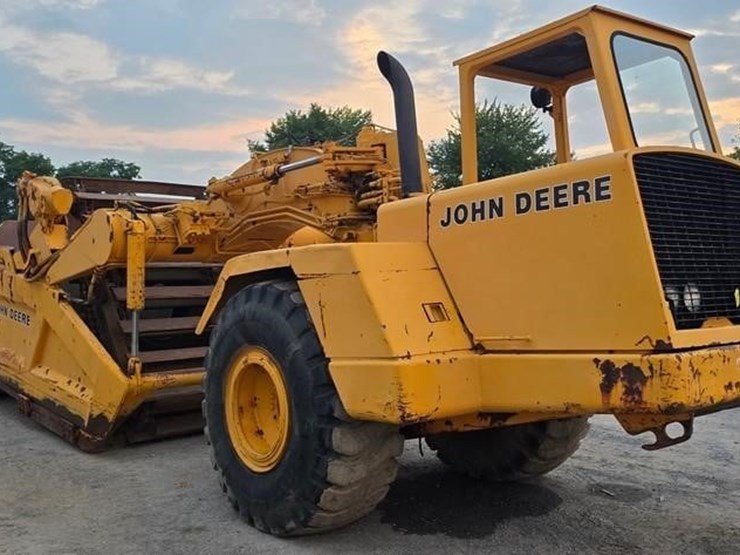 1984-deere-762a-image-2