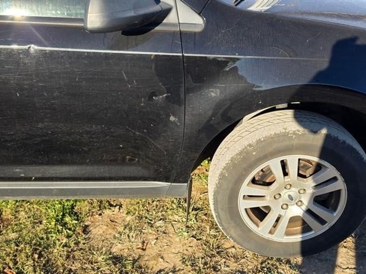 2011-ford-edge-se-image-8