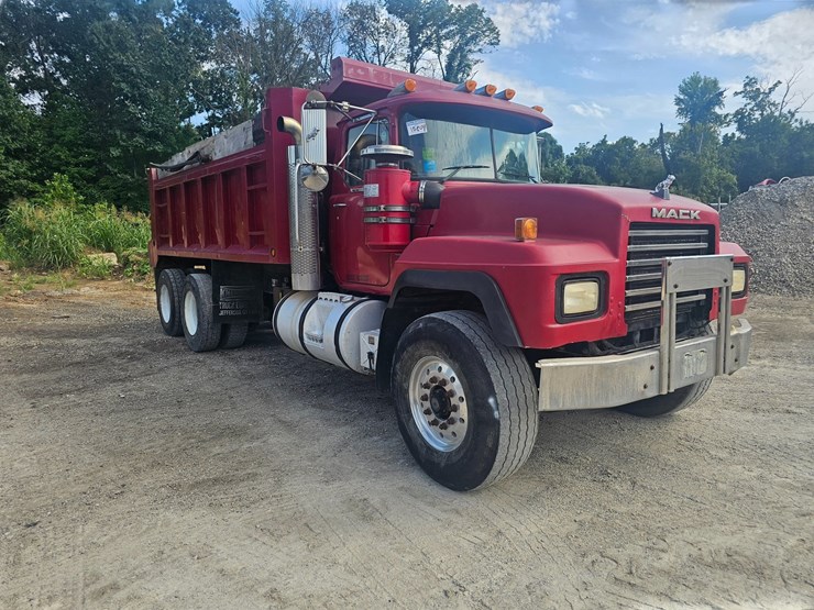 #15804-•-1998-mack-rd688s-dump-truck-image-38