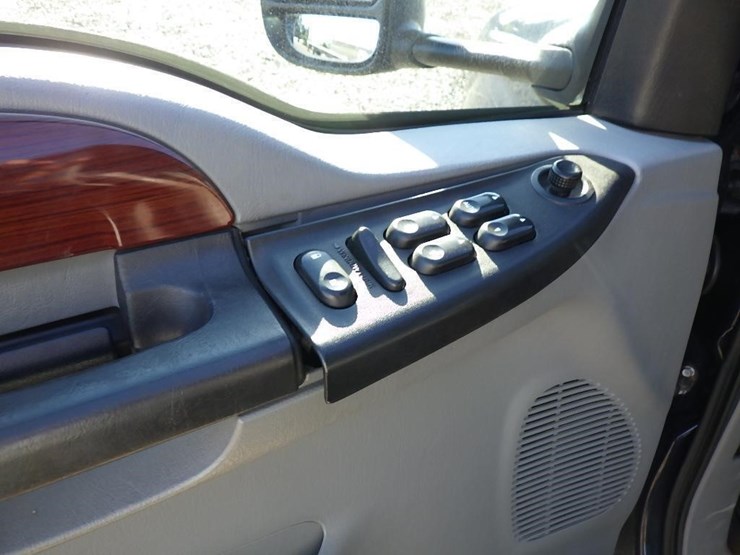 2006-ford-f350-image-25
