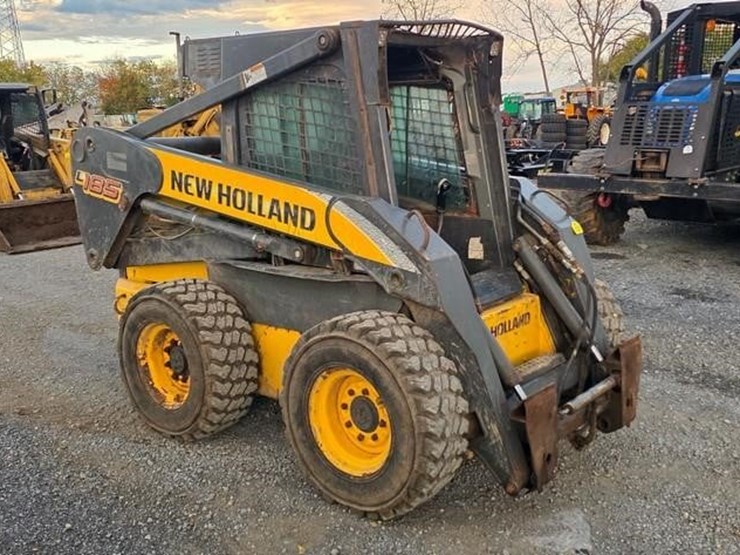 2007-new-holland-l185-image-2