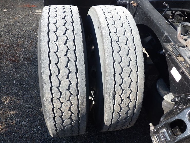 2021-kenworth-t680-image-16