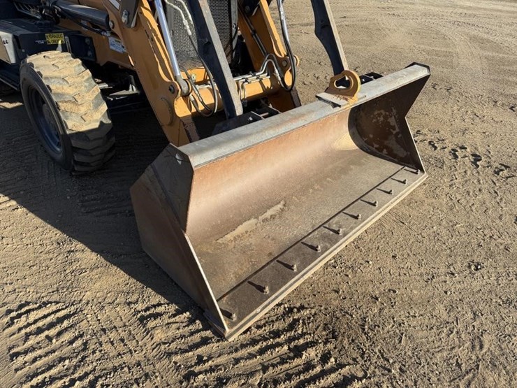 2019-case-570n-ep-skip-loader-image-22