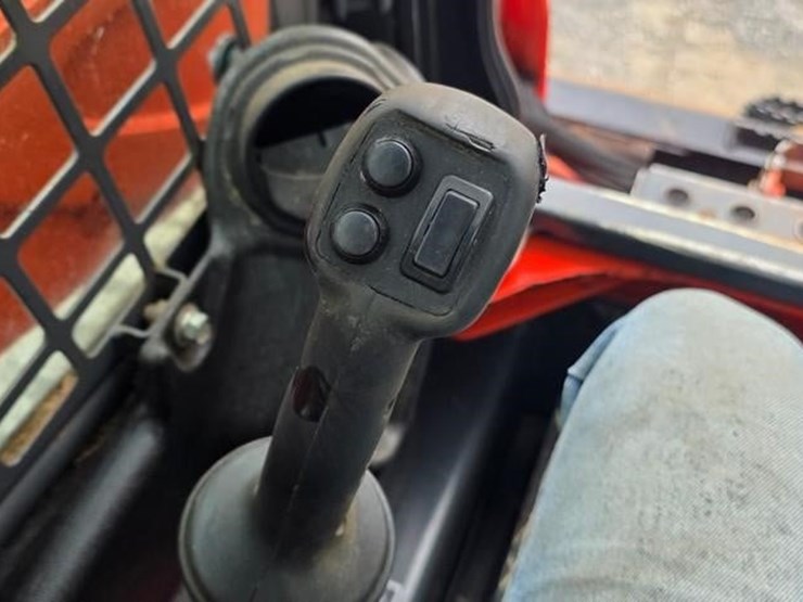 2016-kubota-ssv65-image-46