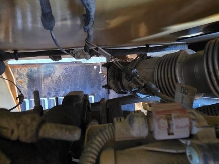 2018-caterpillar-tl642d-image-43