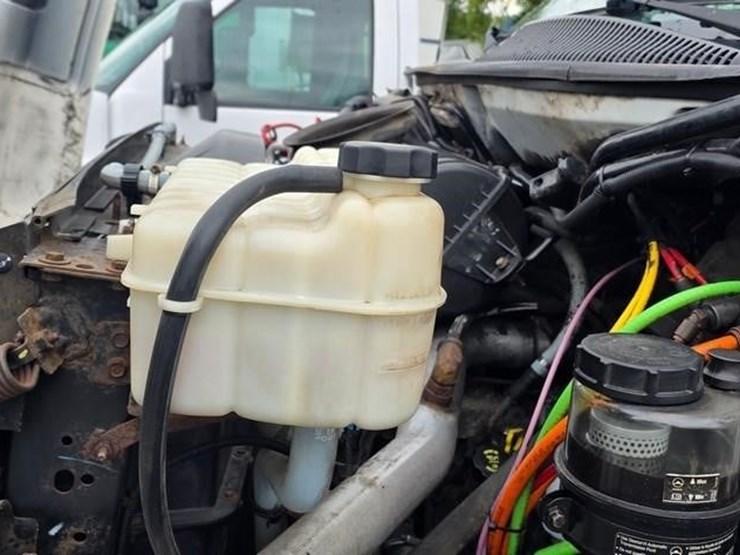 2007-gmc-topkick-c8500-image-37