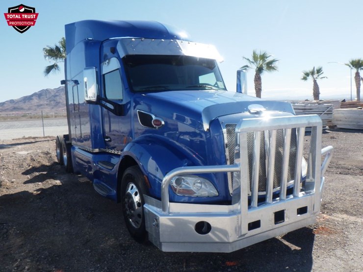 2020-peterbilt-579-image-3
