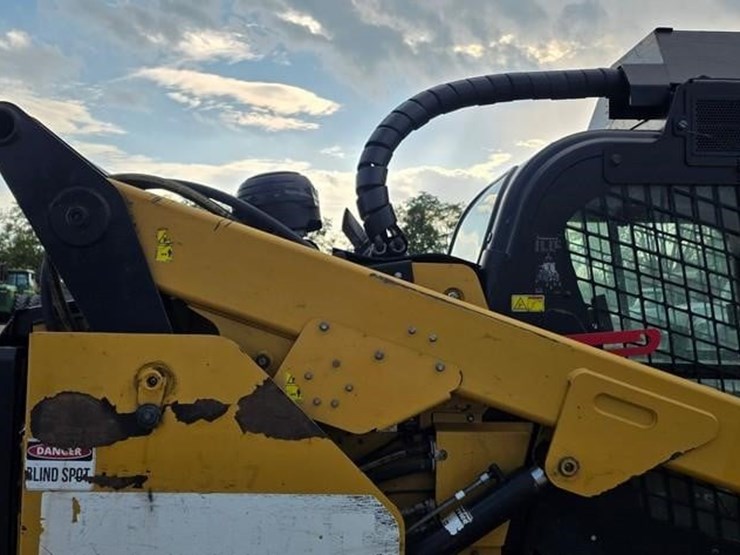 2019-caterpillar-299d2-xhp-image-15