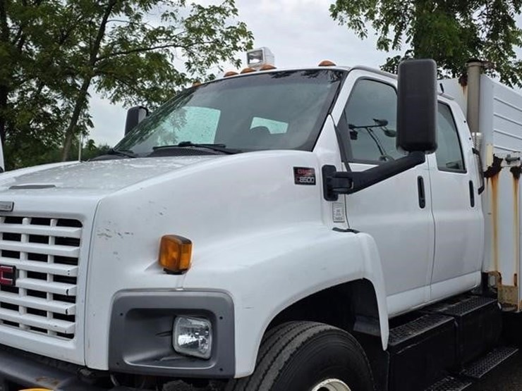 2007-gmc-topkick-c8500-image-7